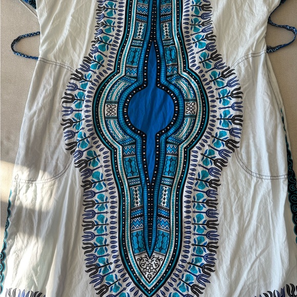 Blue and White Dashiki/Bohemian Patterned Women's Dress - Picture 4 of 6